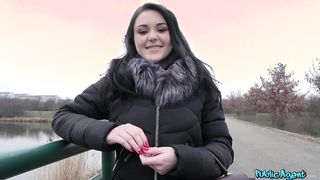 Orosz tini spiné pénzért szexel