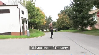 Világos Szőke tini bige a raktárban kúrel