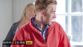 Brazzers - Petite Princess Eve és hatalmas hímvessző
