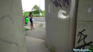 Public Agent - Csöcsös néger spiné pénzért szexel
