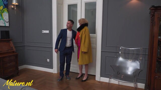 Mature.nl - Vén asszony popsiba tolva