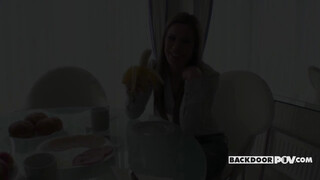 Its POV - Athina Love a magyar pornószínész nőci popóba dugva