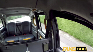 Fake Taxi - Alice Judge popóba dugva a taxiban