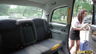 Fake Taxi  - Hatalmas cickós fiatal kiscsaj megdöngetve