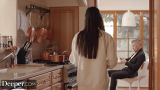 Deeper - Gianna Dior idősebb palival kúrel