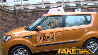 Fake Driving School - leszbikus porno az ausztrál csajjal