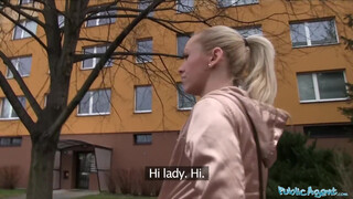 Public Agent - Világos Szőke nő pénzért szexel