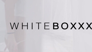 WhiteBoxxx - Nelly Kent a hatalmas keblű román nőci