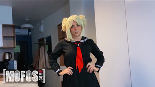 Mofos - Sweetie Fox a cosplayes csaj popóba baszva