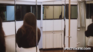 Private com - a főnöknek elégg hatalmas léce van