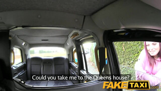 FakeTaxi cuki amcsi lány engedi popóba is