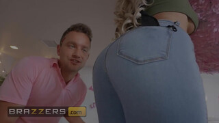 Brazzers - Katie Kush és Kayley Gunner hármasban dug