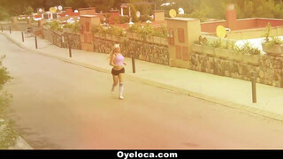 OyeLoca - Blondie Fesser a méretes cickós kolumbiai