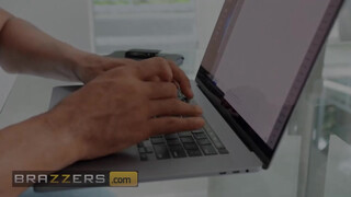 Brazzers - Ebony Mystique szereti a méretes csoki dákót