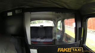 FakeTaxi - Felborotvált fejű punk lány megkúrva