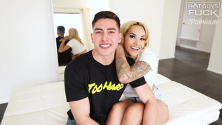 Hot Guys Fuck - Latina hapsi és a világos szőke ribanca dugnak