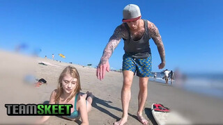 TeamSkeet - a strandon felszedett lány rendesen megtéve