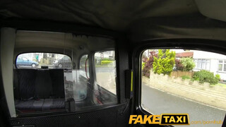 FakeTaxi - egy bombázó irodista picsa