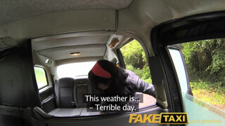 FakeTaxi - latin nőci hátsó bejáratba tolva