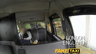 FakeTaxi - maga mutogató kisasszony a taxiban