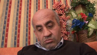 Idős manus faszára rácuppan a tini csajszi