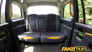 Fake Taxi - Ashleigh Devere a nagy csöcsű hölgyemény