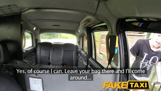 FakeTaxi - skót spiné a szabadban is szereti