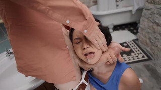 Brazzers - Kiki Daniels muffját az óriás faszú doki bassza