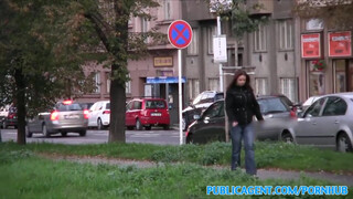 PublicAgent - Óriás cickós cseh spiné