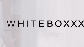 WHITEBOXXX - kikötözve nyalatja ki a pináját a picsa