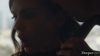 Deeper - Keisha Grey a méretes cickós fiatal lány