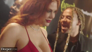 Deeper - Maitland Ward várja a pélót a segglyukába