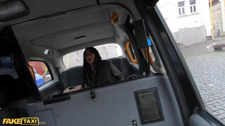 Fake Taxi - Mali Ubon a dögös kolumbiai spiné