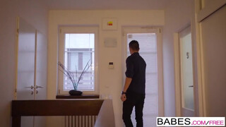 Babes - Paula Shy a hatalmas didkós csajszi