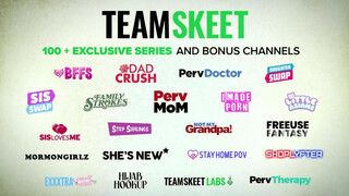 TeamSkeet - ez a kék hajú kisasszony egyszerűen imádja a pélót
