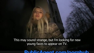 PublicAgent - Karol Lilien a méretes kannás szöszi