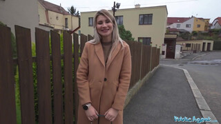 Public Agent - Marsianna Amon a hatalmas cickós bige