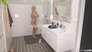 Nathaly Cherie picsája és popókája is megrakva