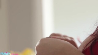 FamilyXXX - Natasha Nice az óriás cickós milf