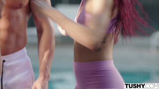 TUSHY - Ember Snow az anál szerető milf