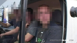 PrivateBlack - Mazel a hatalmas tőgyes angol mami