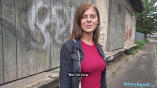 Public Agent - Tiffany Blue a dögös formás seggű nőci