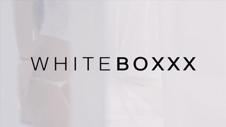 WHITEBOXXX - Eveline Dellai seggbe kefélve