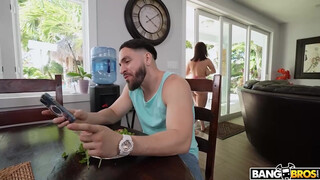 BANGBROS - Crystal Chase a nagy cickós spanyol picsa