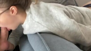 TinyTaya megkúrva hátulról