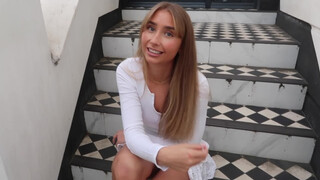 Lily Phillips a szomszéd manussal közösül