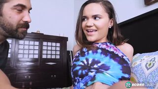 Naudi Nala vadul cidázza és lovagolja a nagy farkat