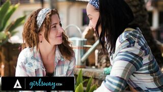 Alexis Tae és Lumi Ray ünneplik sikert forró leszbi dugással