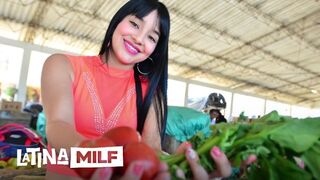 Sofia Galindo forró spanyol seggét rendesen megdugják lucskos muffban