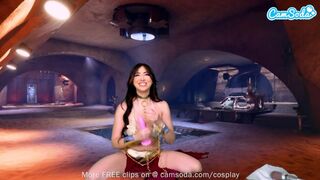 Princess Leia cosplayban élvezi a hatalmas didkós csoki szépség játékát